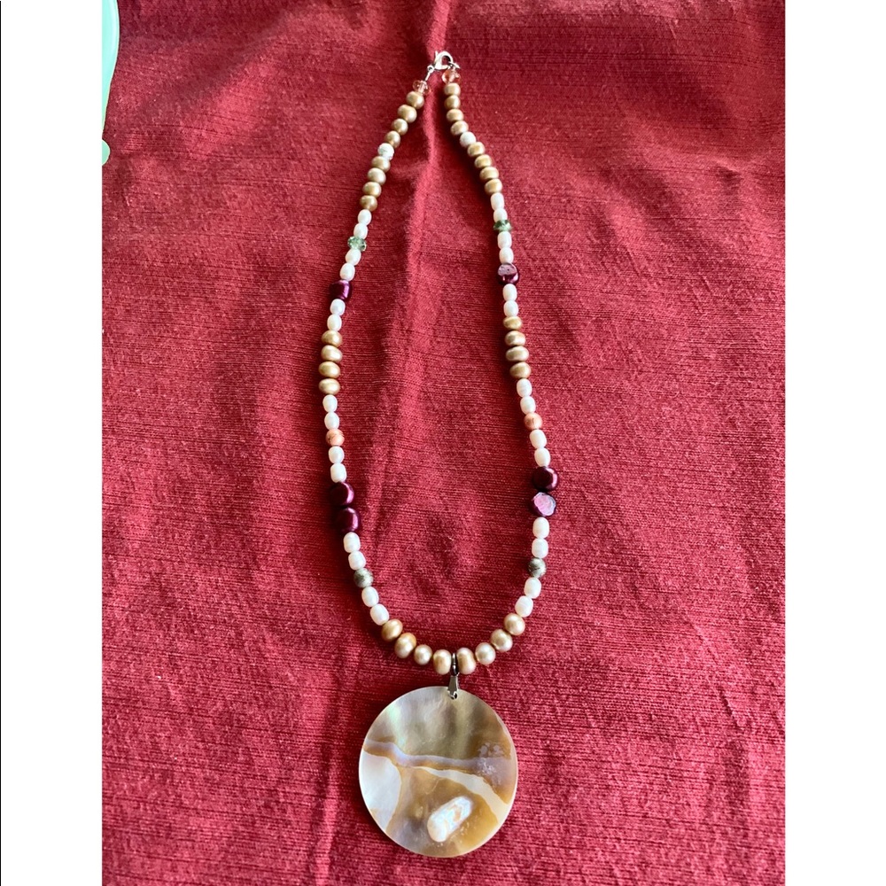 Artisan made freshwater pearl necklace - Picture 3 of 8